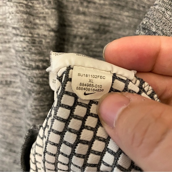 Nike Golf Men's Black and Gray 1/4 Zip-Up Sweater Dri - Fit - Picture 8 of 14